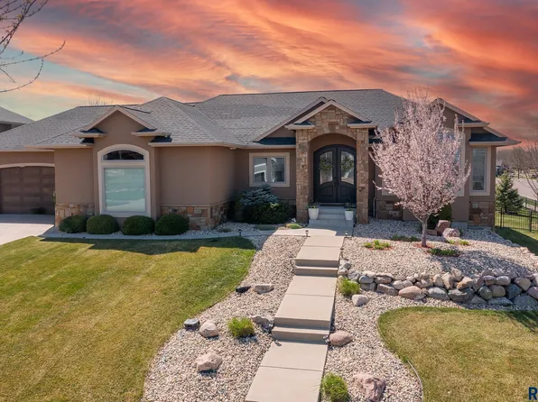7301 S Meredith Ave, Sioux Falls, SD 57108
