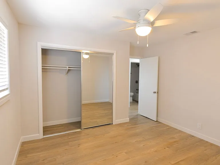 215 Calle Dorado — Photo 12