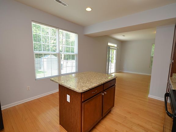 3rd image of 3581 Loch Haven Dr