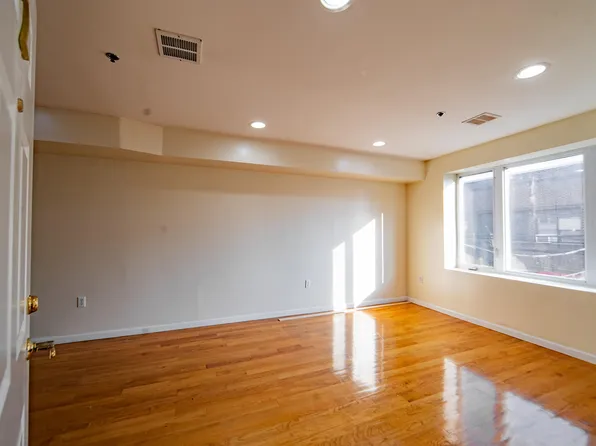 540 29th Street image 11 of 12