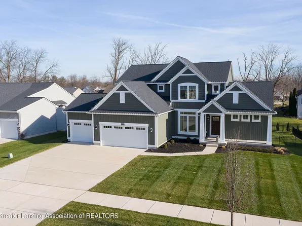 11320 Traverse Dr, Grand Ledge, MI 48837