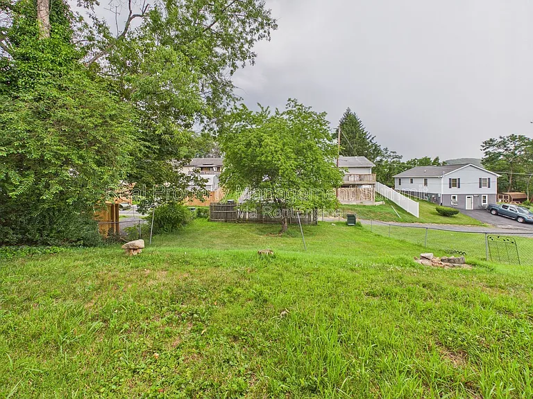 530 Highland Ave — Photo 16