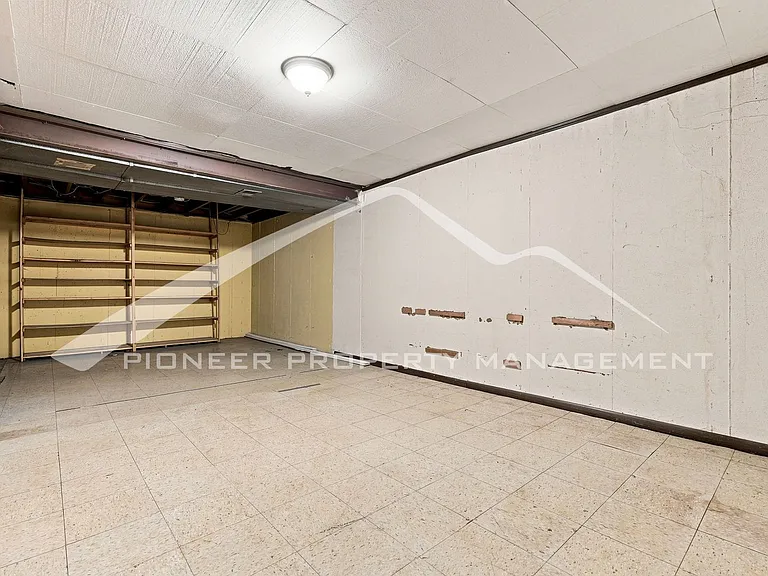 2896 S Paris St — Photo 26