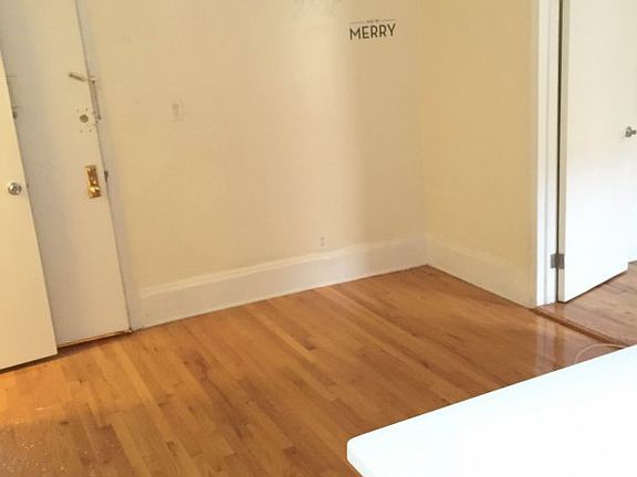 2nd image of 12 Pinehurst Ave APT 6A