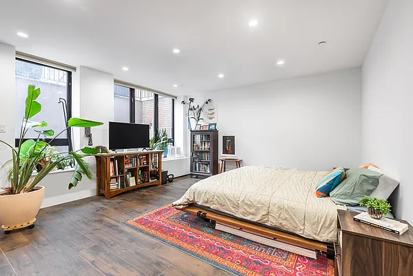 Rented by Corcoran | media 11