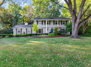 712 E Valley Chase Rd, Bloomfield Hills, MI 48304