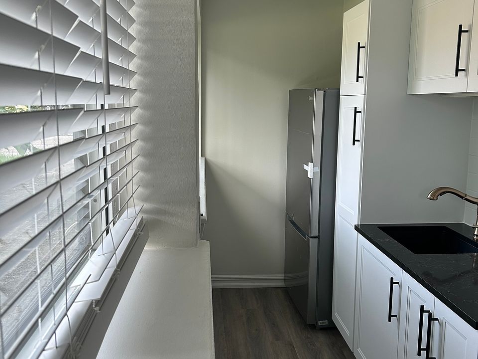 Brand New Stainless Steel Fridge with Bottom Freezer