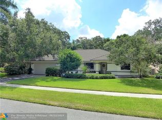 1630 E Oak Knoll Cir, Davie, FL 33324