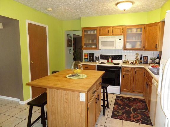 5th image of 4299 Mary Jane Pl