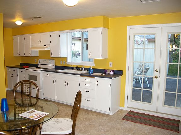 Kitchen/Dining