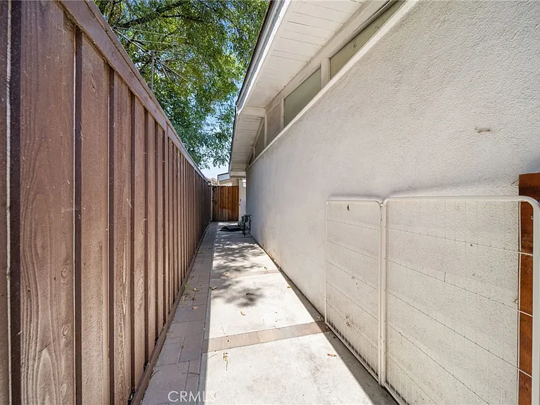 1610 Amador Ave #B — Photo 12