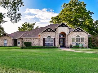 205 E Kaufman St, Mabank, TX 75147