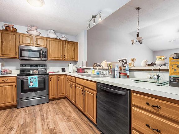 4th image of 1013 Acorn Bay Dr
