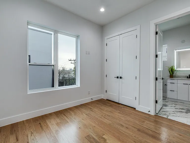 2714 N Carroll Ave #101 — Photo 21