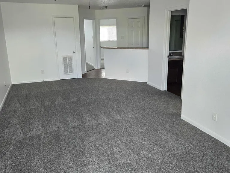 Gillette Square Apartments — Photo 14