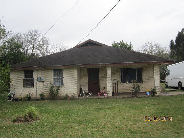 1st image of 2901 De Leon St