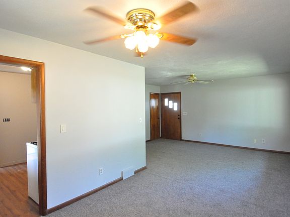 4th image of 2122 Barton Blvd