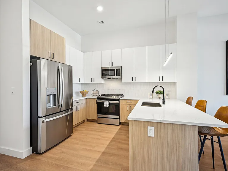 One Bedroom Kitchen and Breakfast Bar