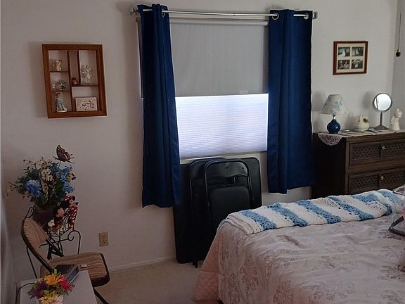 4th image of 2856 Bluebonnet Dr #2