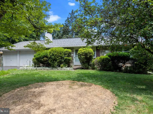 2140 Edge Hill Rd, Huntingdon Valley, PA 19006