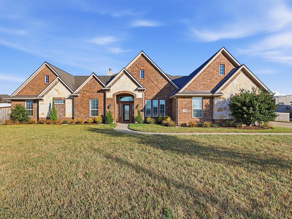 1st image of 7915 Stratford Hall Dr