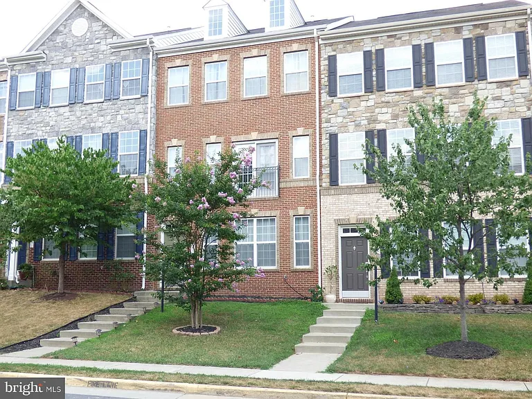 1604 Kinnaird Ter NE — Photo 3