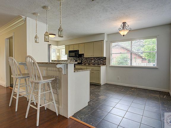 4th image of 9 Briarridge Dr