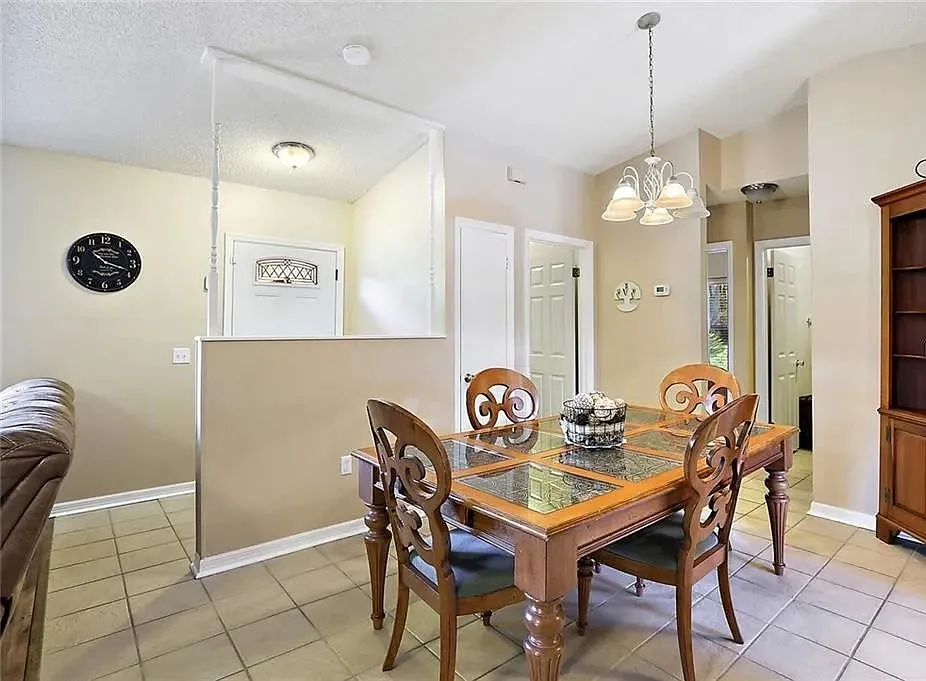 3 bed, 1446 sqft, $1,750 — Photo 3
