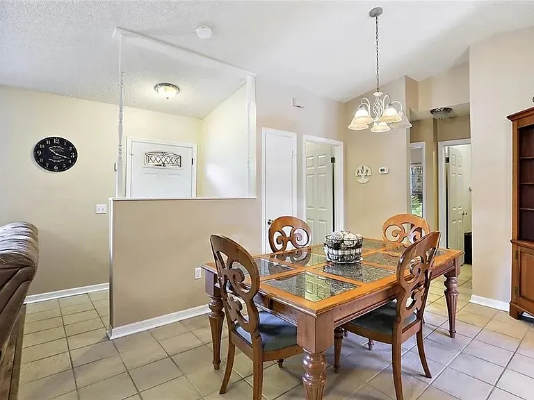 304 Thomas St — Photo 3