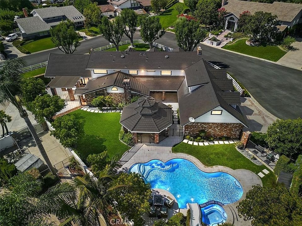 1st image of 9882 Wildwood Way