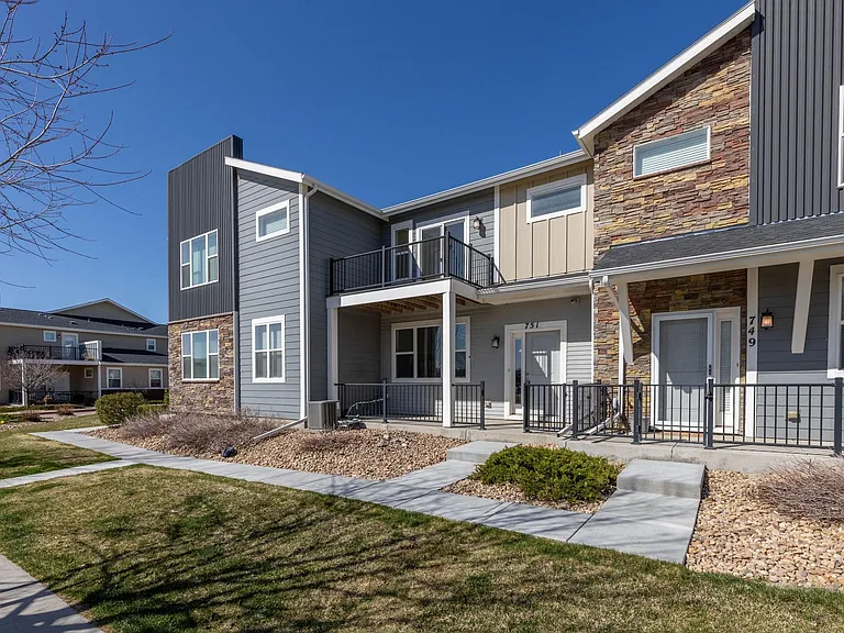 751 Grandview Meadows Dr — Photo 12
