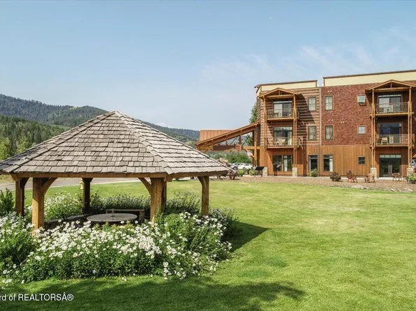 10 Warm Creek Ln #202, Victor, ID 83455