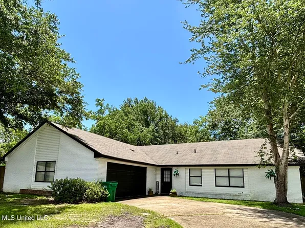 12317 Locke Pl, Ocean Springs, MS 39564
