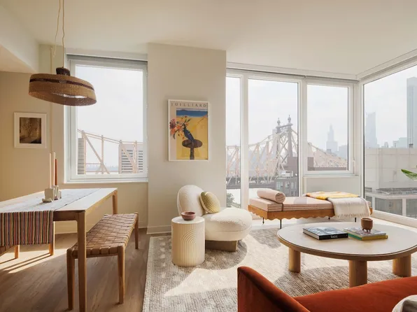 430 Main Street image 2 of 18