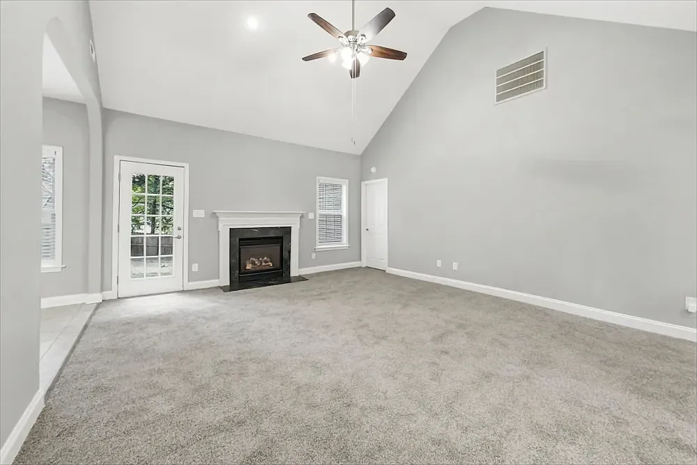 3 bed, 1255 sqft, $1,299 — Photo 3