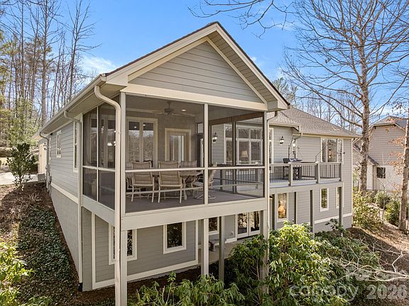 3rd image of 1410 Mountain Meadow Dr