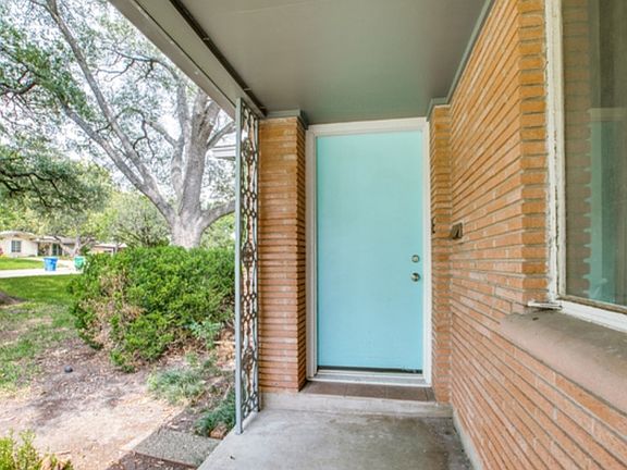 3rd image of 206 Linda Dr