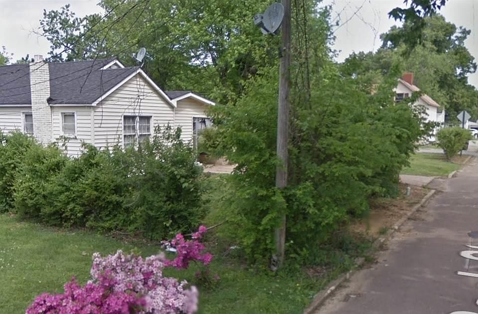 2nd image of 413 Beck St