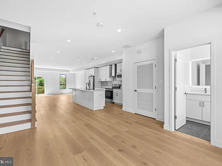 2532 Elvans Rd SE — Photo 34
