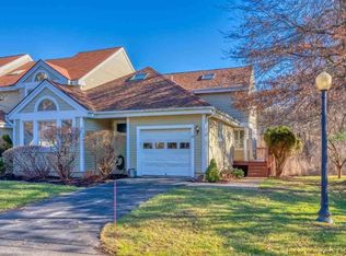 25 Twin Ponds Dr, Kingston, NY 12401