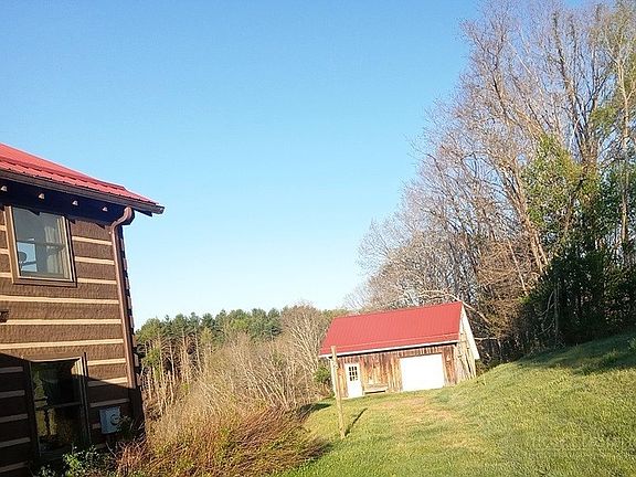 5th image of 317 Pete's Hill Road