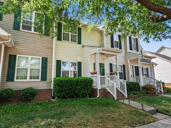 229 Commons Dr, Holly Springs, NC 27540