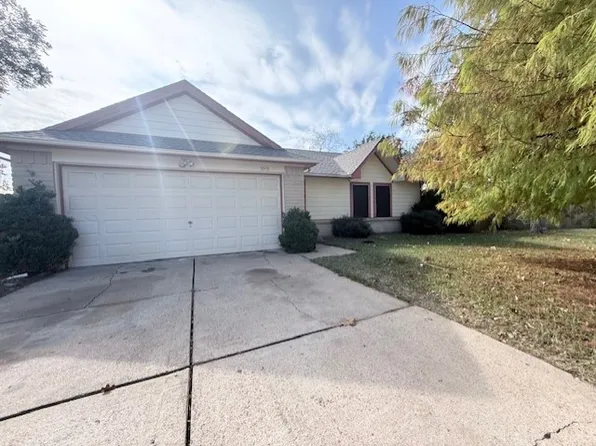 5915 Heather St, League City, TX 77573