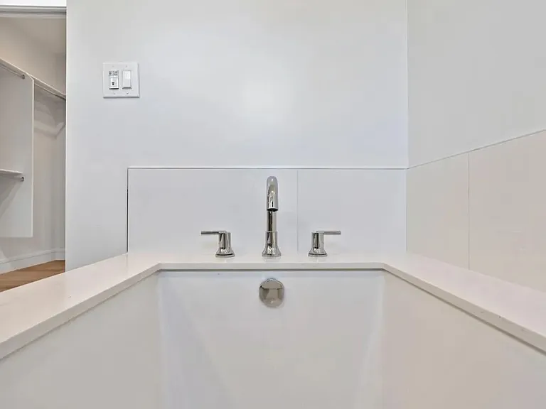 358 Iris St — Photo 19
