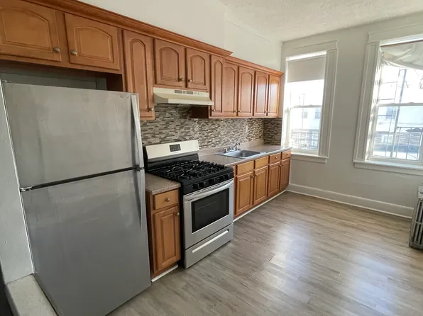 (undisclosed Address), Ridgewood, NY 11385