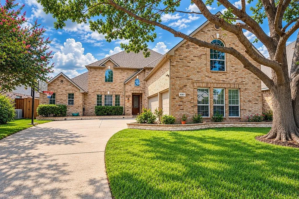 4 bed, 2.5 bath, 3659 sqft, $4,199 — Photo 1
