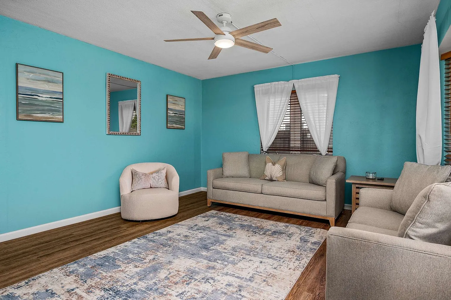 4 bed, 2.0 bath, 1528 sqft, $5,716 — Photo 2