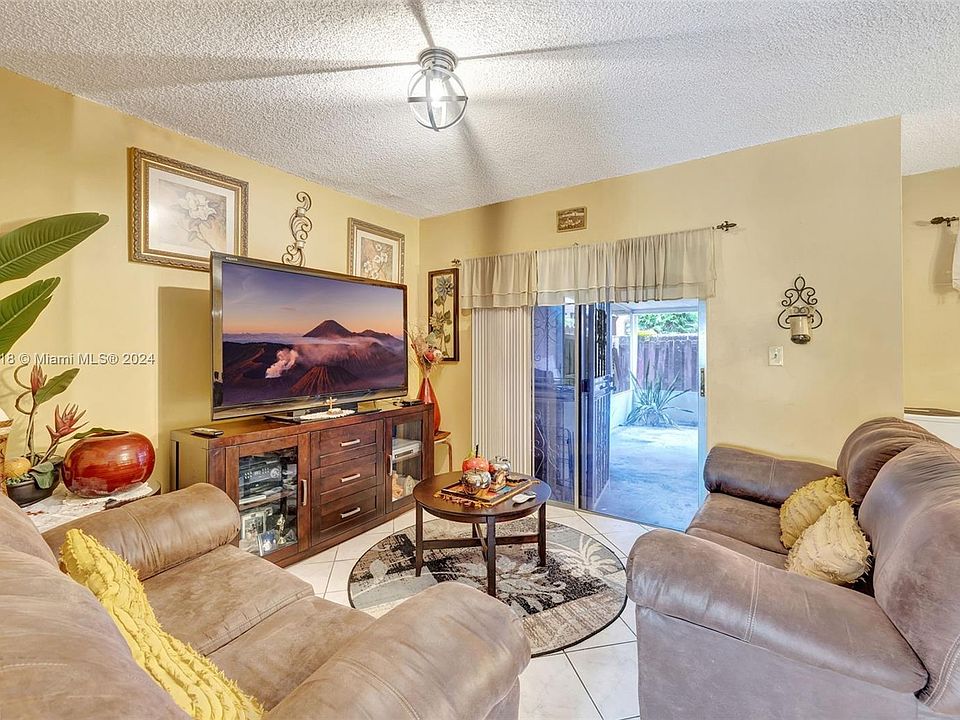 Paradise Villas Condo 100 SW 110th Ave Miami FL Zillow