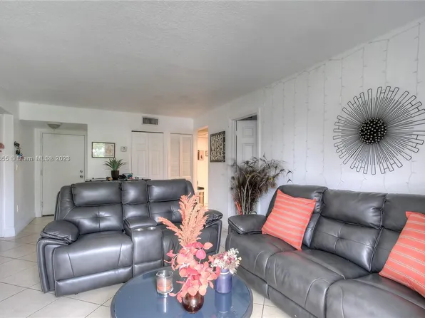 3561 SW 117th Ave APT 105, Miami, FL 33175