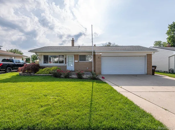 31707 Sweetbriar, Rockwood, MI 48173